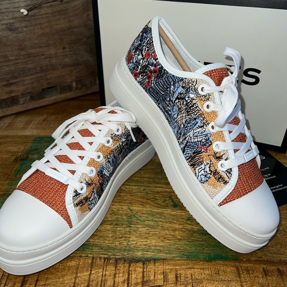 J/Slides Orange & Blue Tropical Nikki platform embroidered Sneaker. SZ 7… - Picture 12 of 12
